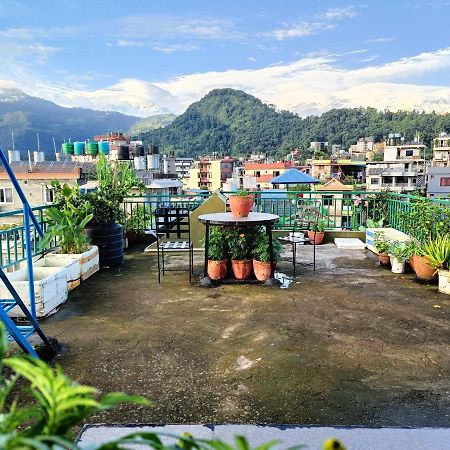R&R Guest House Pokhara Extérieur photo