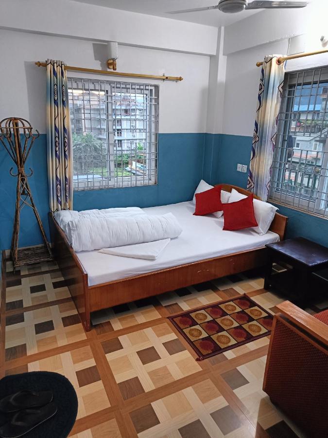 R&R Guest House Pokhara Extérieur photo