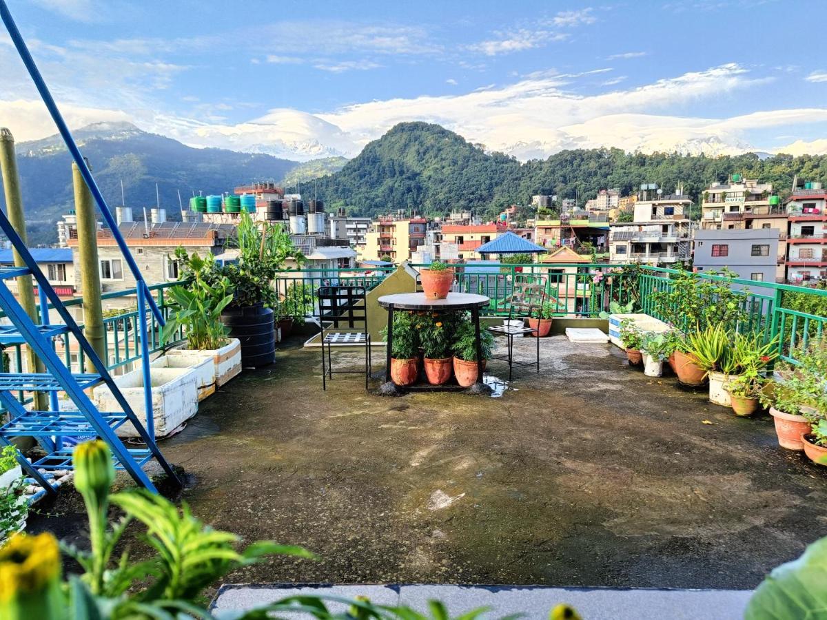 R&R Guest House Pokhara Extérieur photo